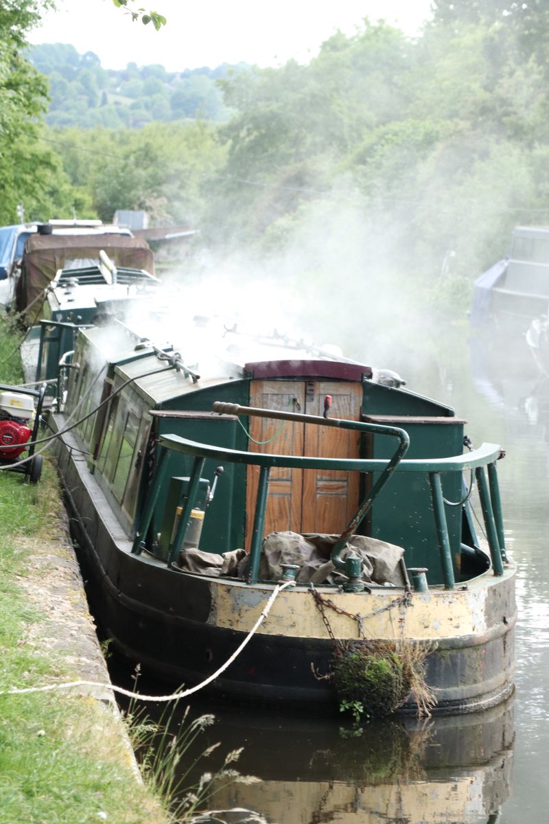YorksHumber999's tweet photo. Last Wednesday, for #BoatSafetyWeek, crews from @WYFRS #Mirfield &amp; #Dewsbury, attended a simulated persons reported long boat fire excercise at Shepley Bridge Marina in Mirfield.

@WYFRSKirkTeam https://t.co/LvRxGnSgc9