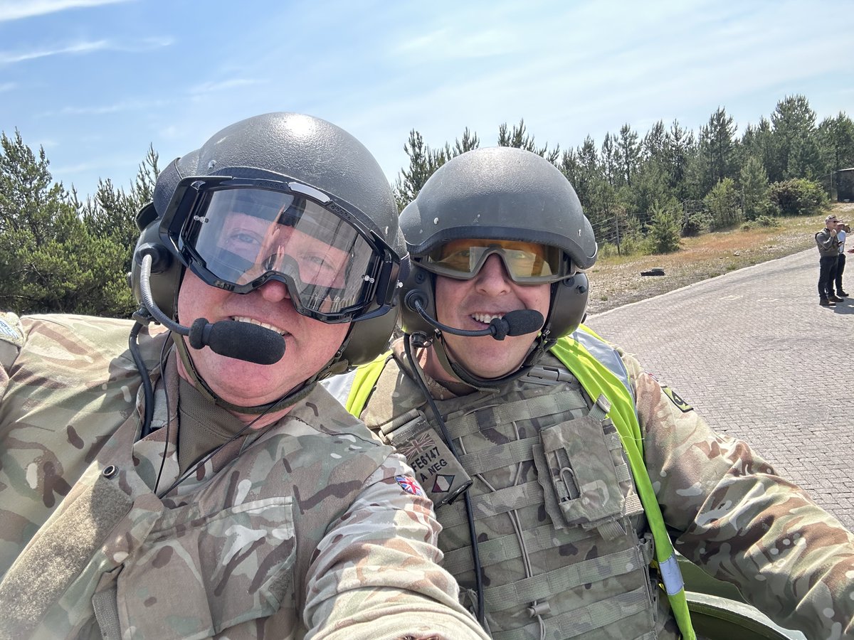 Crafty_General's tweet photo. I’ve had some days in my career - some dark days & enlightening days. Today was just brilliant. Who wouldn’t want to command an AFV? #RAC #Bovington #SoldierOn
Time spent with soldiers is never wasted. #ServingOn #Inspired and so many cap badges and legends sharing dits. ⚔️❤️🫡 https://t.co/GkUzqRyXNb