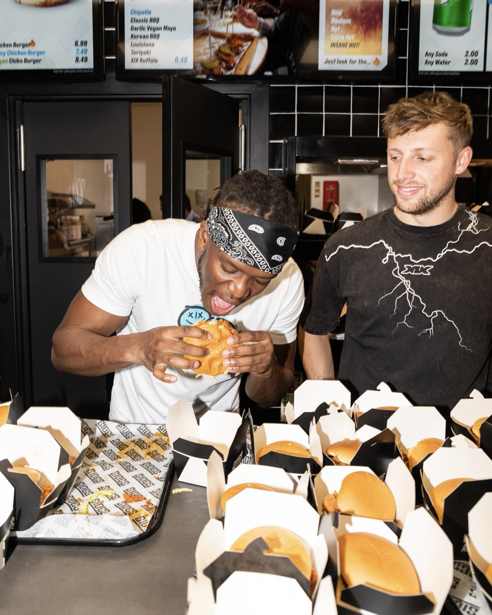 🍗 @KSI & @wroetoshaw opening our new Sides at Boxpark Wembley 🍗

Thanks to everyone who came down today… see you at the next one 🫡