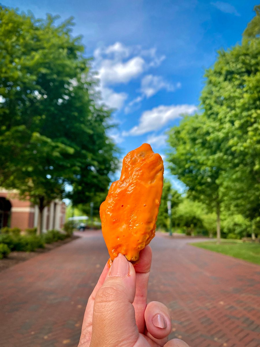 WingZone's tweet image. Buffalo wings: the ultimate proof that life is better with a little kick. 🍗🔥

Order here: wingzone.info/WZOrder