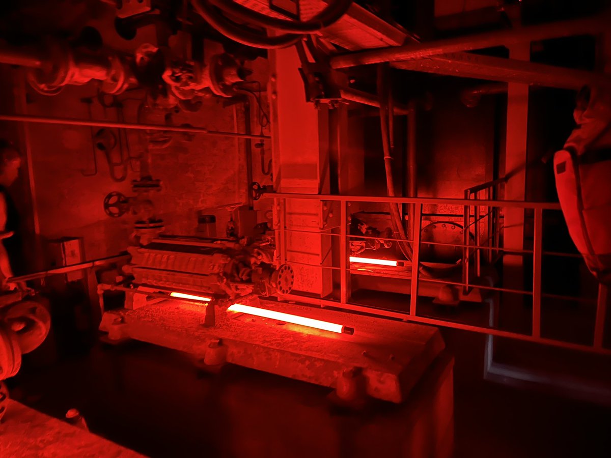 Der #HimmelUnterBerlin. Absolut sehenswerte Ausstellung in unterirdischen Gängen.

#THEKLONGS 
#SVENSAUER
#NILSVOELKER
#SOLERAPRA

Mehr dazu im <a href="/Tagesspiegel/">Tagesspiegel</a> 👉 tagesspiegel.de/kultur/der-him…