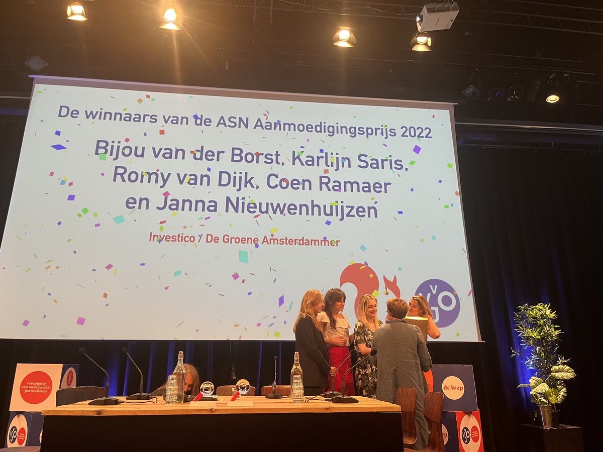 Hoera hoera hoera!!!! De masterclass van vorig jaar wint de Loep voor aanstormend onderzoekstalent! Gefeliciteerd <a href="/BijouvdBorst/">Bijou van der Borst</a> @reaumie @Janna_HN <a href="/KarlijnSaris/">Karlijn Saris</a> <a href="/coenpoen/">Coen Ramaer</a>