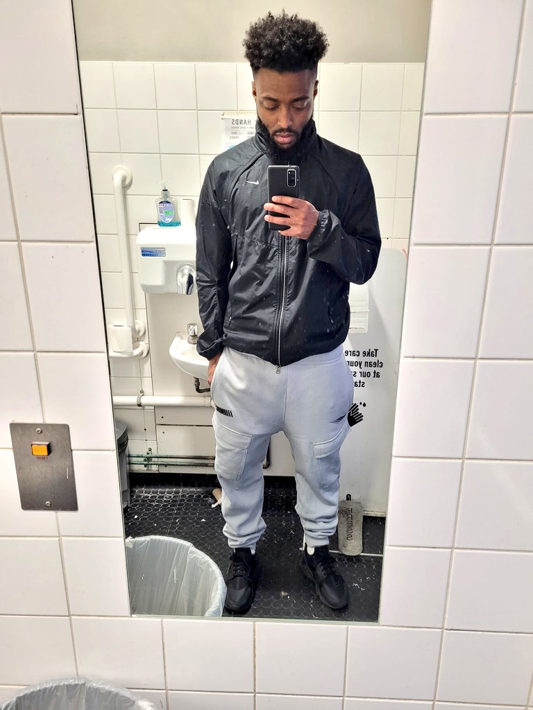 gotmoorebeatz's tweet image. #workmode #workworkworkworkwork #newjobnewlife #newopportunities #workplace #workharder #loveyourwork #attheoffice #timetowork #worklife #workoholic #johnnycash #themaninblack #curlyhairdontcare #thursdayvibesbeachdays #beachdays #zomerineigenland #noordwijk