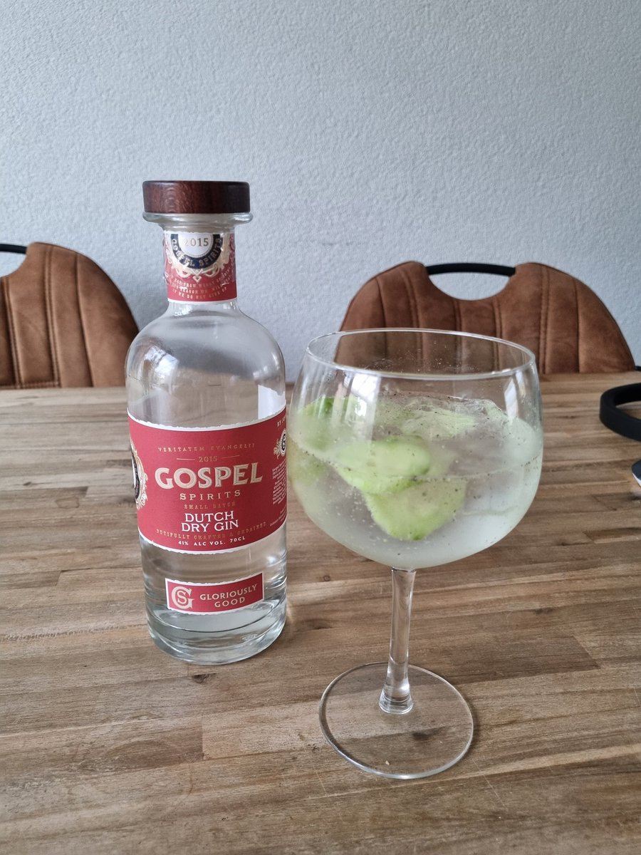 ErnstWolthaus's tweet photo. Cheers ๐
#zomer #gintonic #jopen https://t.co/Oeq65lXrrq