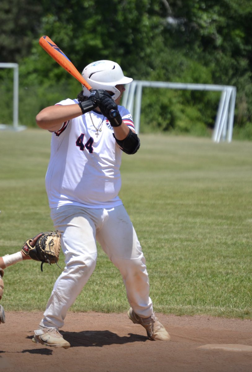 GCTitans2023_24's tweet photo. Tough loss today against the 18U @Turn2_Whitmer club. @noahebright41 stays red hot collecting 2 hits. Ebright now 11-18 (.611) on the season. Next up, Ohio Bison 18u at Dennison U. #uncommited #pbrohsi https://t.co/jISShKCb3z