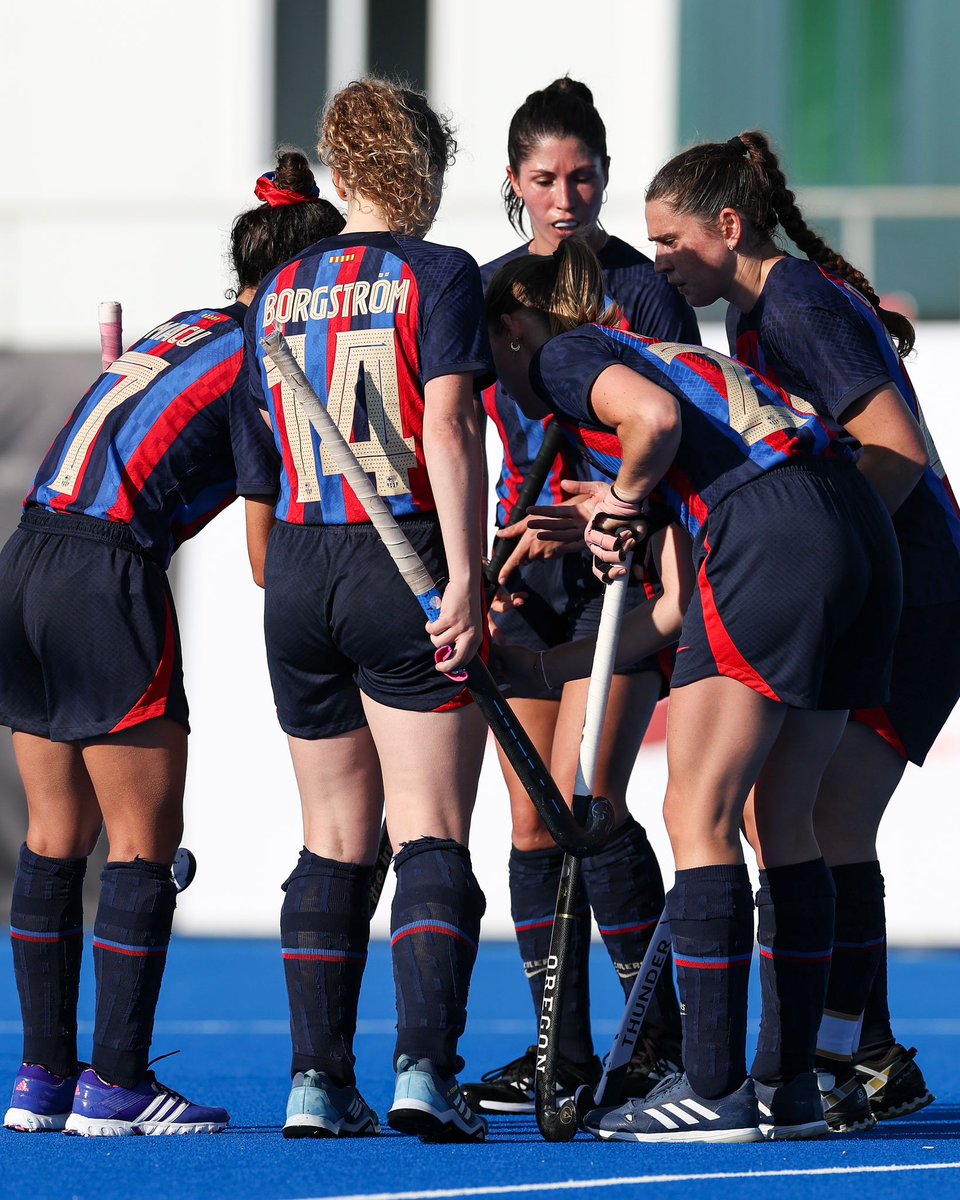 Vallès Esportiu 3️⃣-2️⃣ Barça

Les noies cauen a les semifinals de la Final Four de Divisió d'Honor B i no podran lluitar per l'ascens.

👏 Tot i així, ha sigut una gran temporada!

💙❤️ Molts ànims, equip!
