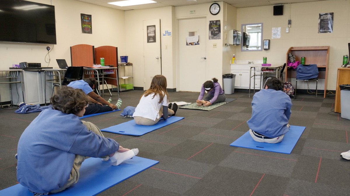 Happy Friday, we just finished up the first week of our Summer Session and hope you have a ✨relaxing✨ weekend!

#lightofchance #breatheyouthartsprogram #arts #wellness #artsandwellness #bowlinggreenky #madisonvilleky