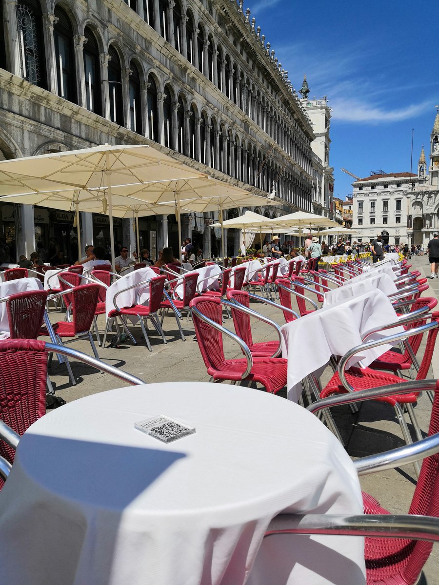 jeanserran's tweet photo. #Venetia
#Venize
#Italia
Dans tous les cafés, il n'y a plus de personnels italien 🙄 😡????
Dans les pizzerias , cafés et restaurants vous êtes servit par des Indous, malaisiens,et Chinois..
Hélas c'est pas bien pour l'image de marque de Venise, les touristes et les Italiens !🇮🇹 https://t.co/n88klTz8ql