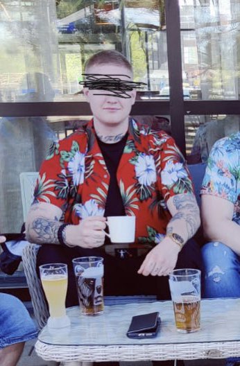 Ystävät rakkaat. Meikäläänen on nauttinut elämästä kotimaassa perheen ja ystävien seurasta. Elokuussa olisi tarkoitus lähteä taas tekemään sitä itteään.