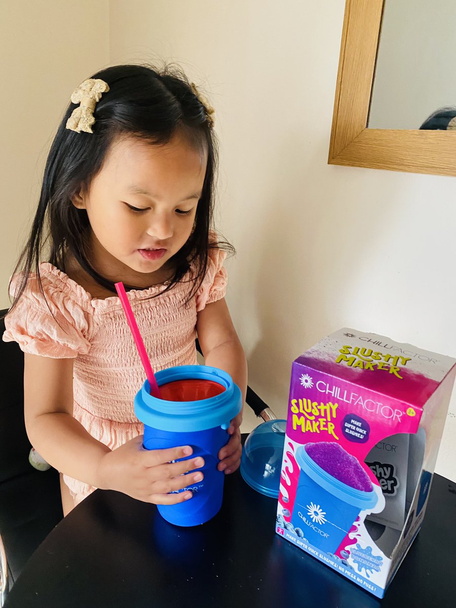 exPaigedition's tweet photo. It’s slushy time!

Freeze (8-10 hours or overnight), add your fave drink, squeeze and enjoy!

#chillfactor #chillfactorslushymaker #slush #SummerVibes https://t.co/HkE0tC85oV