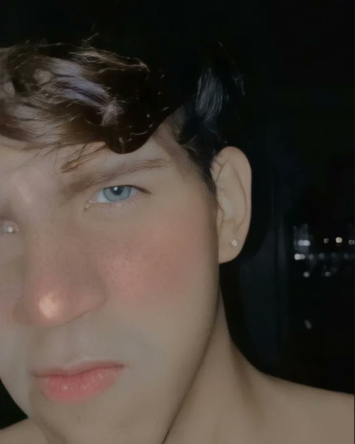 hottieale15's tweet photo. Tienes algo que me enloquece 🥴 https://t.co/XkcvpXdSKd