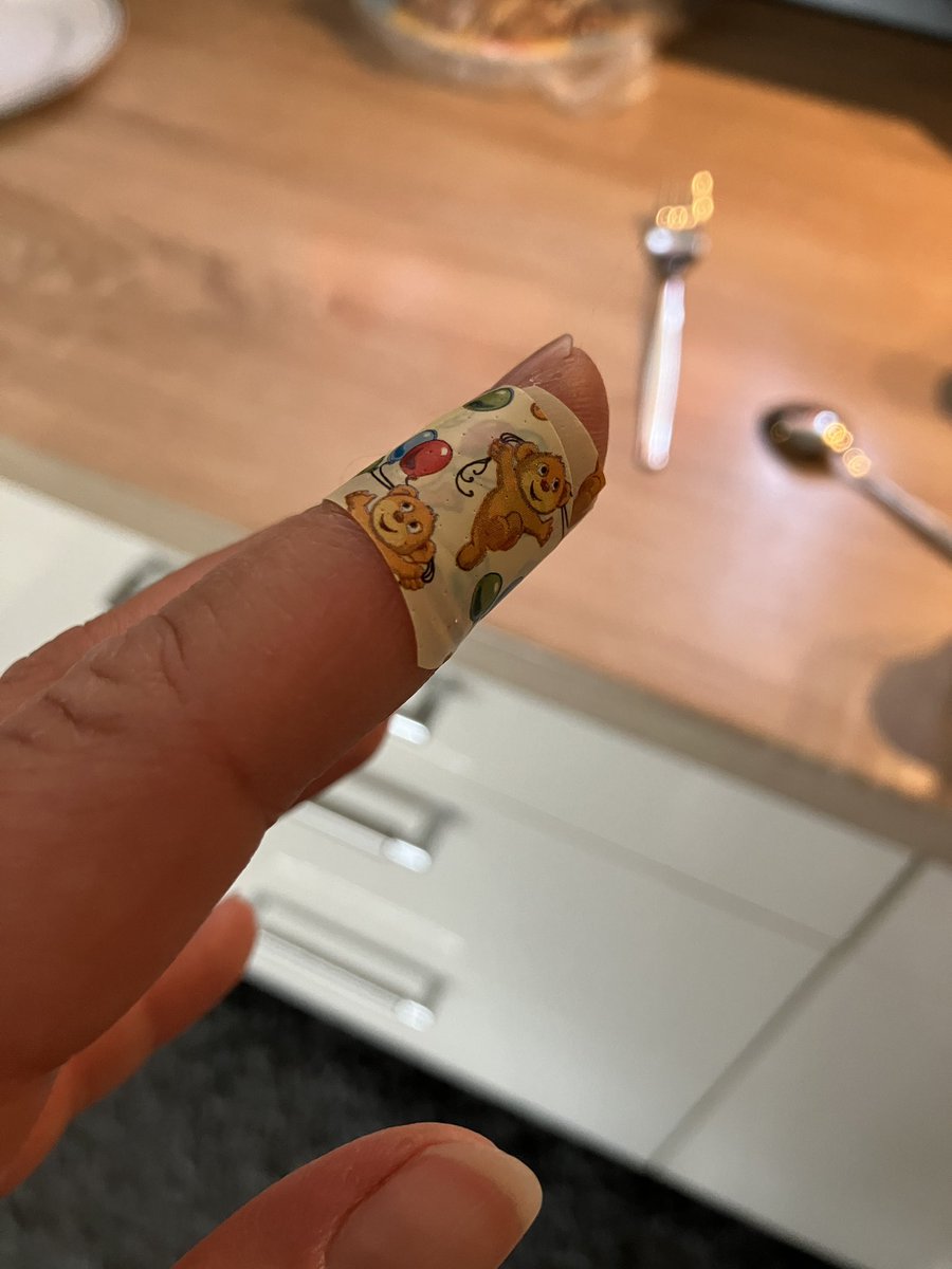 Ich habe morgen einen Termin bei einer Veranstaltung mit der Bundeswehr und ich werde da knallhart mit meinem Bärchenpflaster auftauchen!