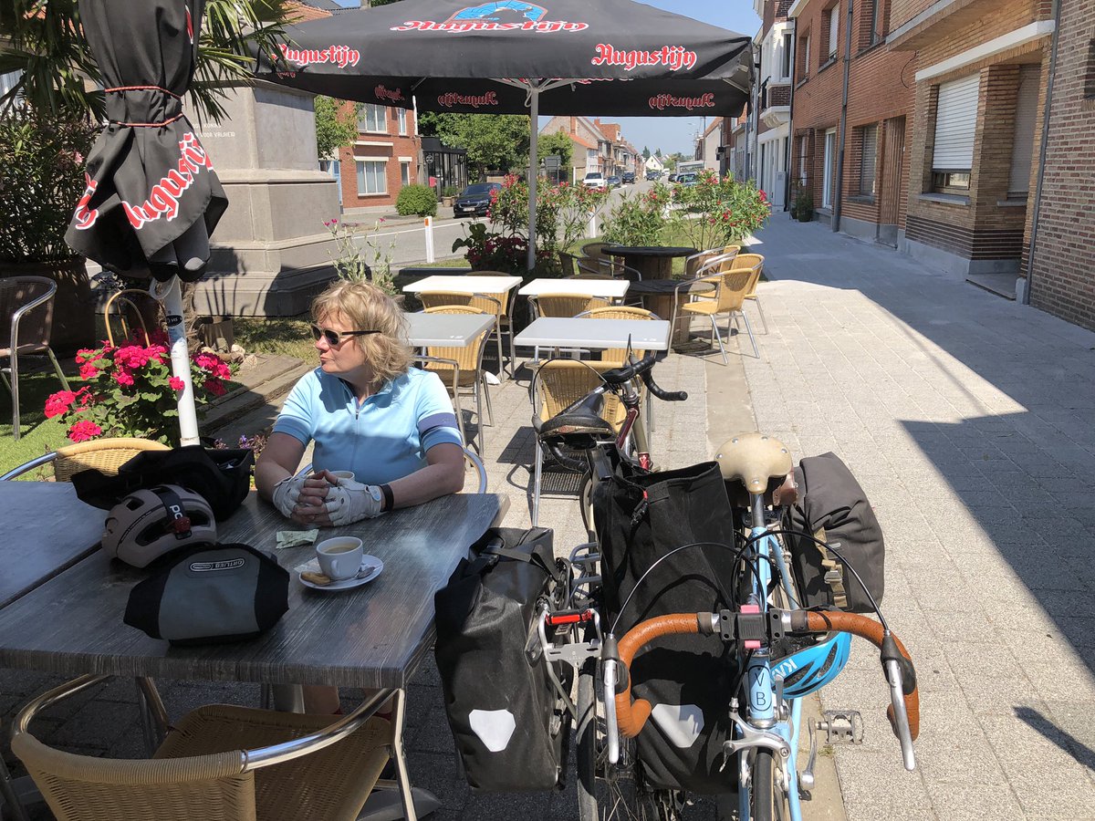 glorydaysbikes's tweet photo. Made it Belgium but it was 34 degrees and 73 miles when we arrived at the Liefmans Brewery. Too hot and too strong! #steelisreal #cycling #Retroronde https://t.co/pkxAgrQ7xc