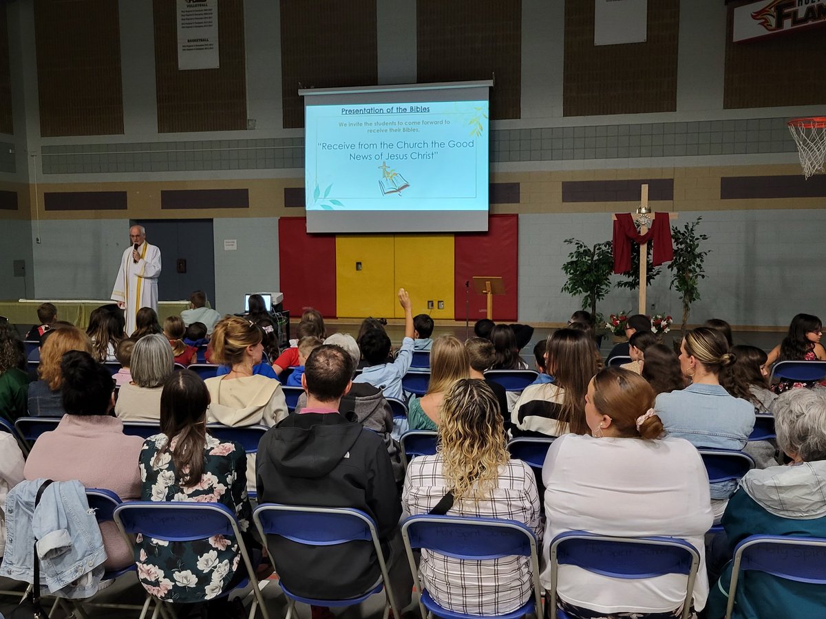 HSFlames's tweet photo. God bless our Grade 4s on their Bible Celebration today. #wcdsbfaith https://t.co/X0ji1JxsLq