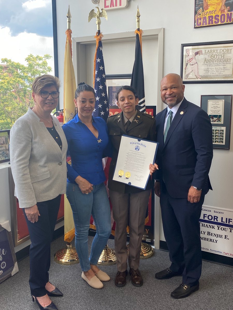 BenjieWimberly's tweet photo. Very proud of Paterson resident 2nd Lt. Jeidy Reyes for graduating from West Point!!! This is a BIG Deal! #PatersonProud #HerStory #PatersonProud https://t.co/rmX9QlfV51