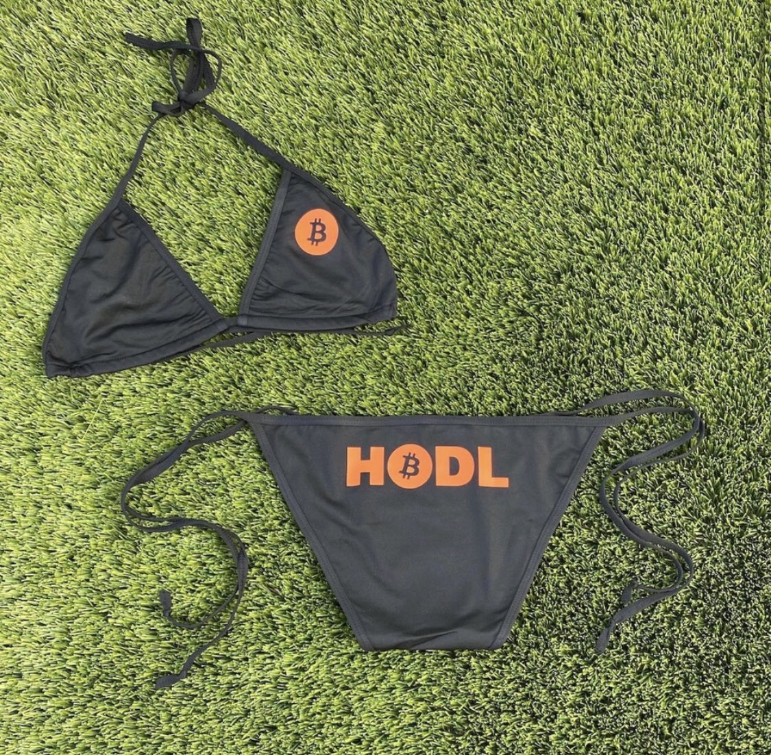 Amanda_Mirus's tweet photo. #Bitcoin #bikini off to her new home in Philadelphia!🧡

https://t.co/AWlahlEtoo

#original #bitcoinbikini #btc #bitcoingal #shopsmall https://t.co/QApx4TLxEb