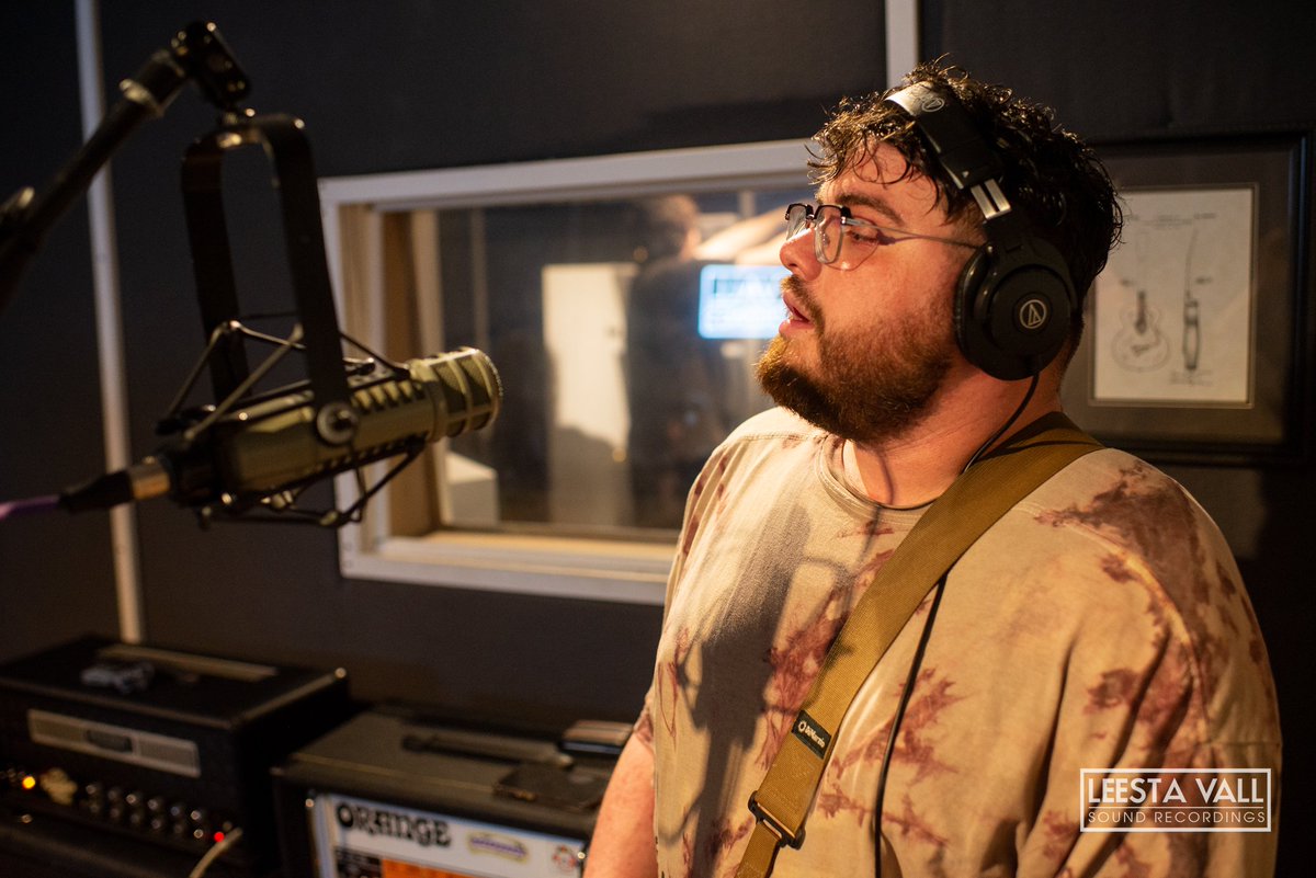 leestavall's tweet photo. As part of our Feature Friday series, we present to you @maintenance914 from the Yonkers, NY for Direct-to-Vinyl Live Session #2666. #lathecut #leestavall #directtovinyl #brooklyn #NYC #greenpoint #analog #recording #indie #vinyl #record #nycmusic #recordingstudio https://t.co/kvMHNIntNI