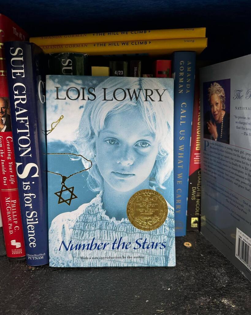 Latest banned book addition to my LFL, @loislowrywriter’s #numberthestars, which evidently might “make kids feel bad” about genocide and the Holocaust. 🤔 ✡️ #bannedbooks #bookstagram #holocausthistory #littlefreelibrary #readers #readersofig  #reader… instagr.am/p/CtSApXqgxAU/