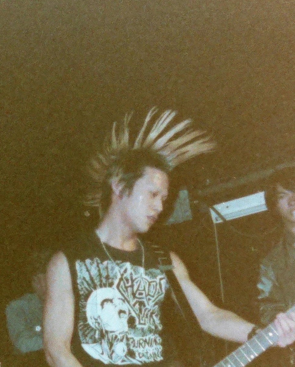 RogerThePunk's tweet photo. Dead Cops https://t.co/Zk6yRlrXt2