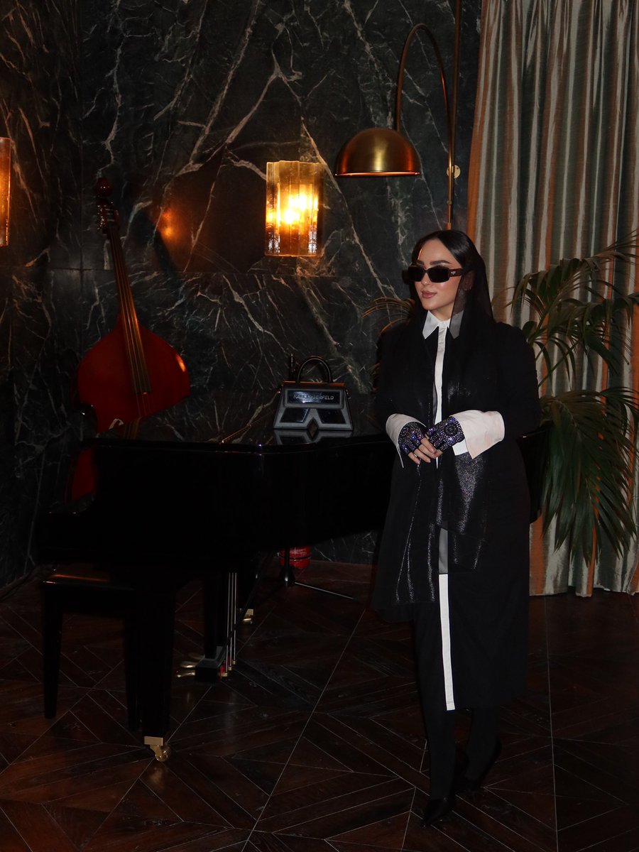 sarahbk__'s tweet photo. About #KarlLagerfeld #TheUltimateIcon event yesterday 🕴🏻🖤 https://t.co/mSFMfaqMkR