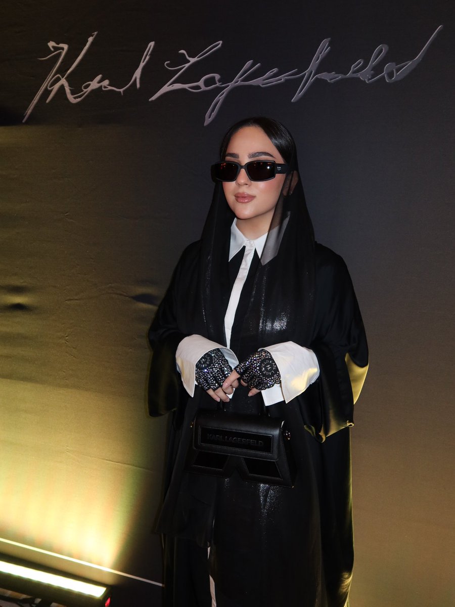 sarahbk__'s tweet photo. About #KarlLagerfeld #TheUltimateIcon event yesterday 🕴🏻🖤 https://t.co/mSFMfaqMkR