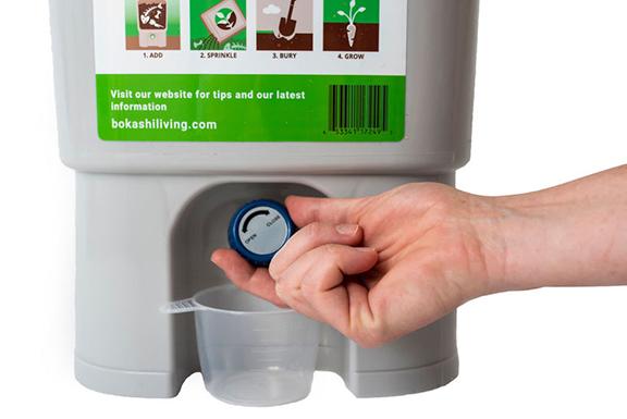 Bokashi tea, the liquid produced from a #bokashi bin, is teeming w garden-friendly #microbes as well as nutrients from your food waste. It's great for feeding #plants by adding it to the #soil. Microbes get down to the #root level, w amazing results! conta.cc/3WTZzJF