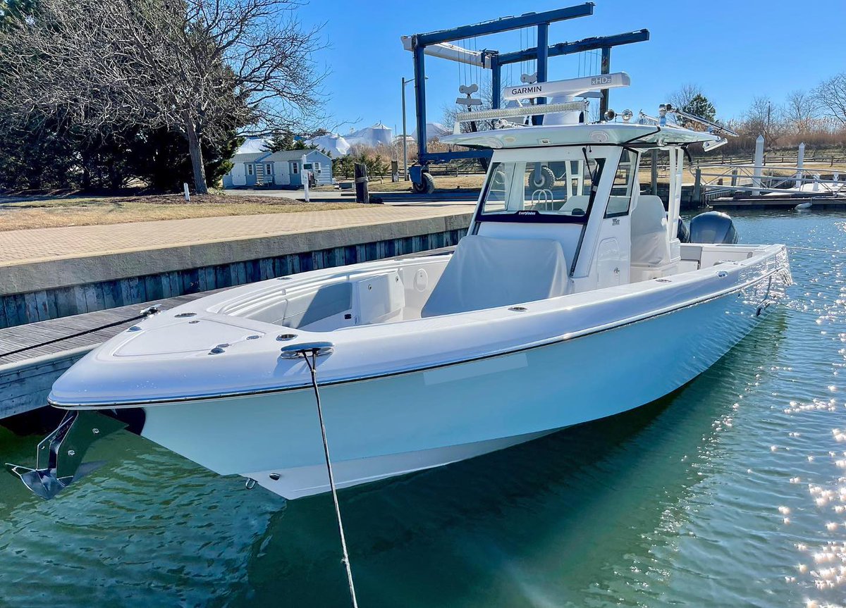 AzureFunding's tweet photo. [CLOSED] Congratulations to the new owners of the 2018 Everglades 335 This is a perfect boat for anglers and their families  Let us know if we can help finance your next vessel. New, used, dealers and private sellers— we can help with all of your recreational needs! https://t.co/mdnz59cmi9