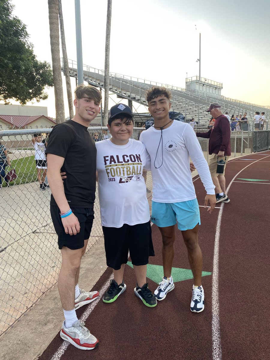 What great leadership/sportsmanship these young boys have. My son was treated with the most respect and I am so glad I enrolled him in the football summer camp program! #AutismInclusion @LosFresnosFB @LFCISDathletics @LMMSPatriots