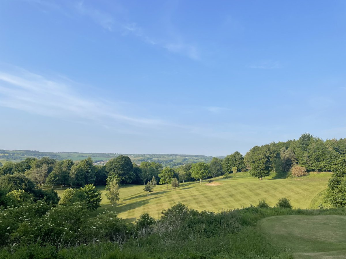 JulianFootprint's tweet image. Personally, I’ve had a lovely evening playing millionaires’ golf @HexhamGolfClub, even if it now feels like ten men have been taking turns to whack my knees with big sticks #OldMan #hobbled