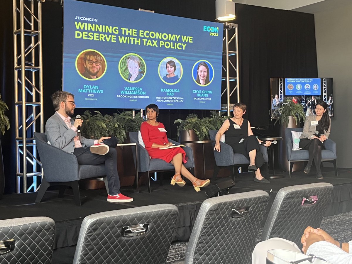 moonearkr's tweet image. After a long discussion on progressive tax policy reforms in Minnesota, @dylanmatt states, “The ⁦@MinnesotaDFL⁩ is on a crazy streak right now.” Shout out to VISIONARY giants like @mnhouseDFL tax chair and the real MVP ⁦@RepAishaGomez⁩! #ECONCON 💯🔥🔥💯