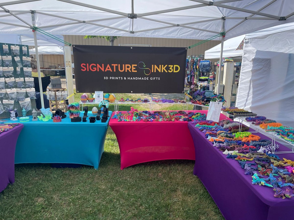If you are out and about Saturday in either Mankato or New Ulm be sure to stop by and check us out! We will be by the Coffee Hag in Mankato and the City Parking Lot in New Ulm! Hope to see you there!
#signatureink3d #3dprinting #shoplocal #riverfrontartfair