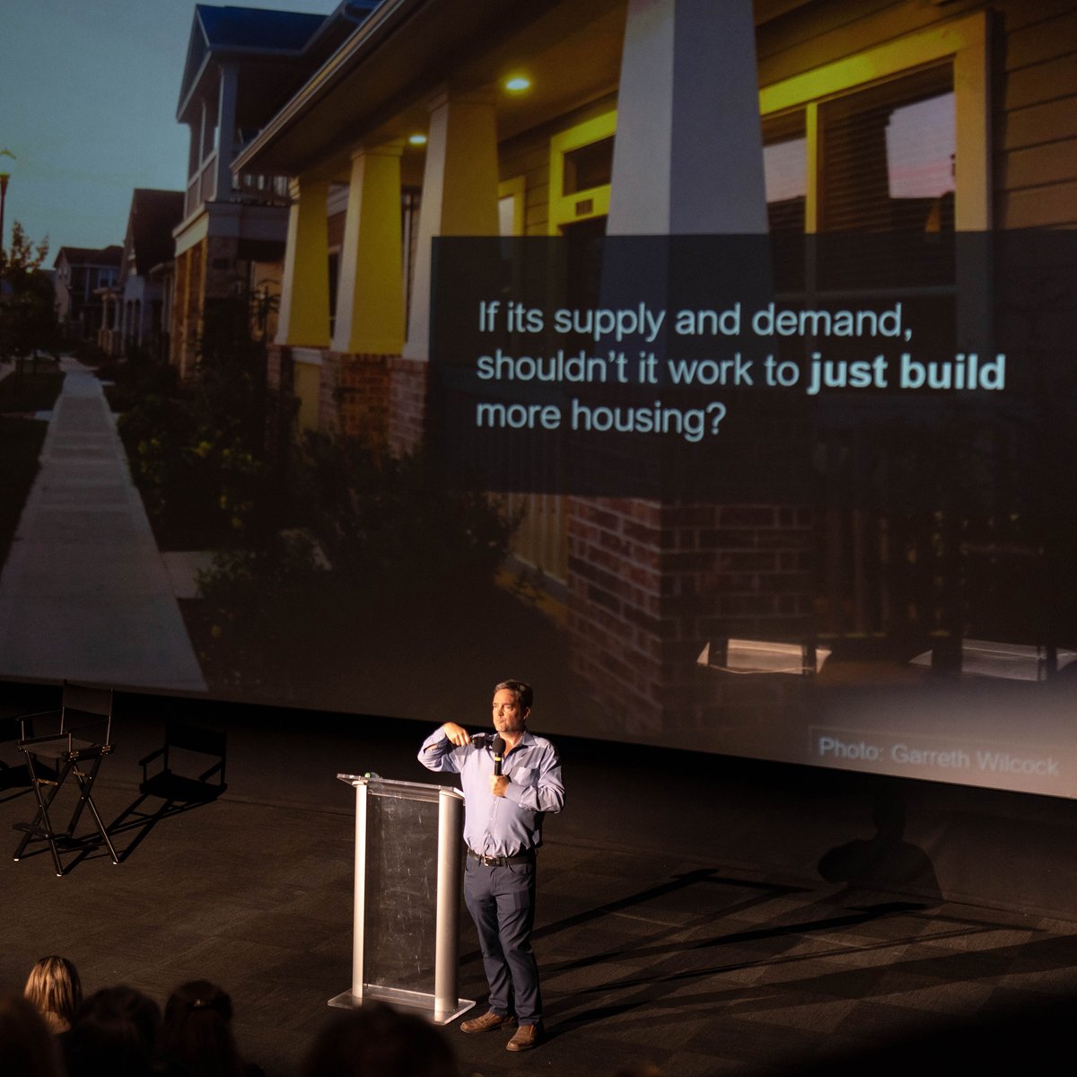 homewisenm's tweet photo. Thank you to everyone who joined our Livability Speaker Series event featuring housing policy expert @rjacobus discussing innovative solutions to the housing crisis! Stay tuned for updates on our next event! (📷: Roberto Rosales)

Learn more here: https://t.co/VaTizmoM9D https://t.co/5oX41VChdq