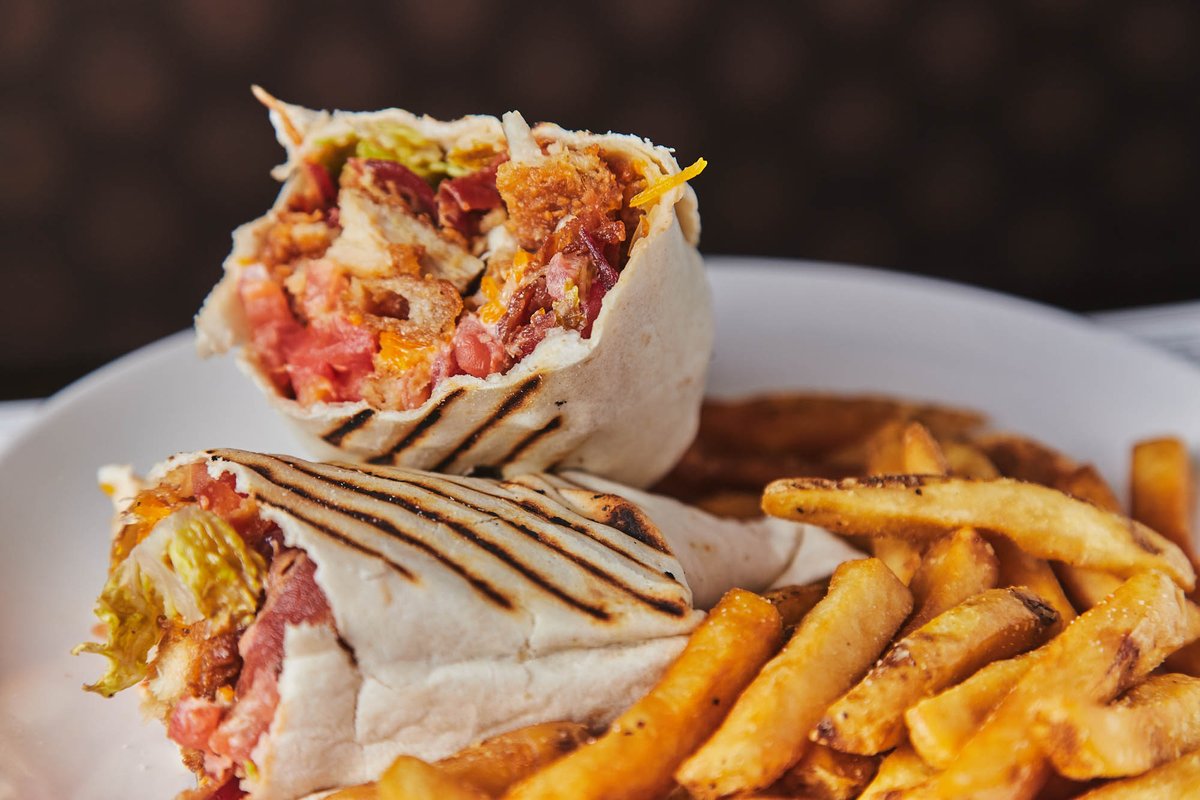 TJsBeer's tweet image. Our The Ultimate Fried Chicken Wrap will make all of your problems disappear  #problemsolving  #TJsRestaurantAndDrinkery