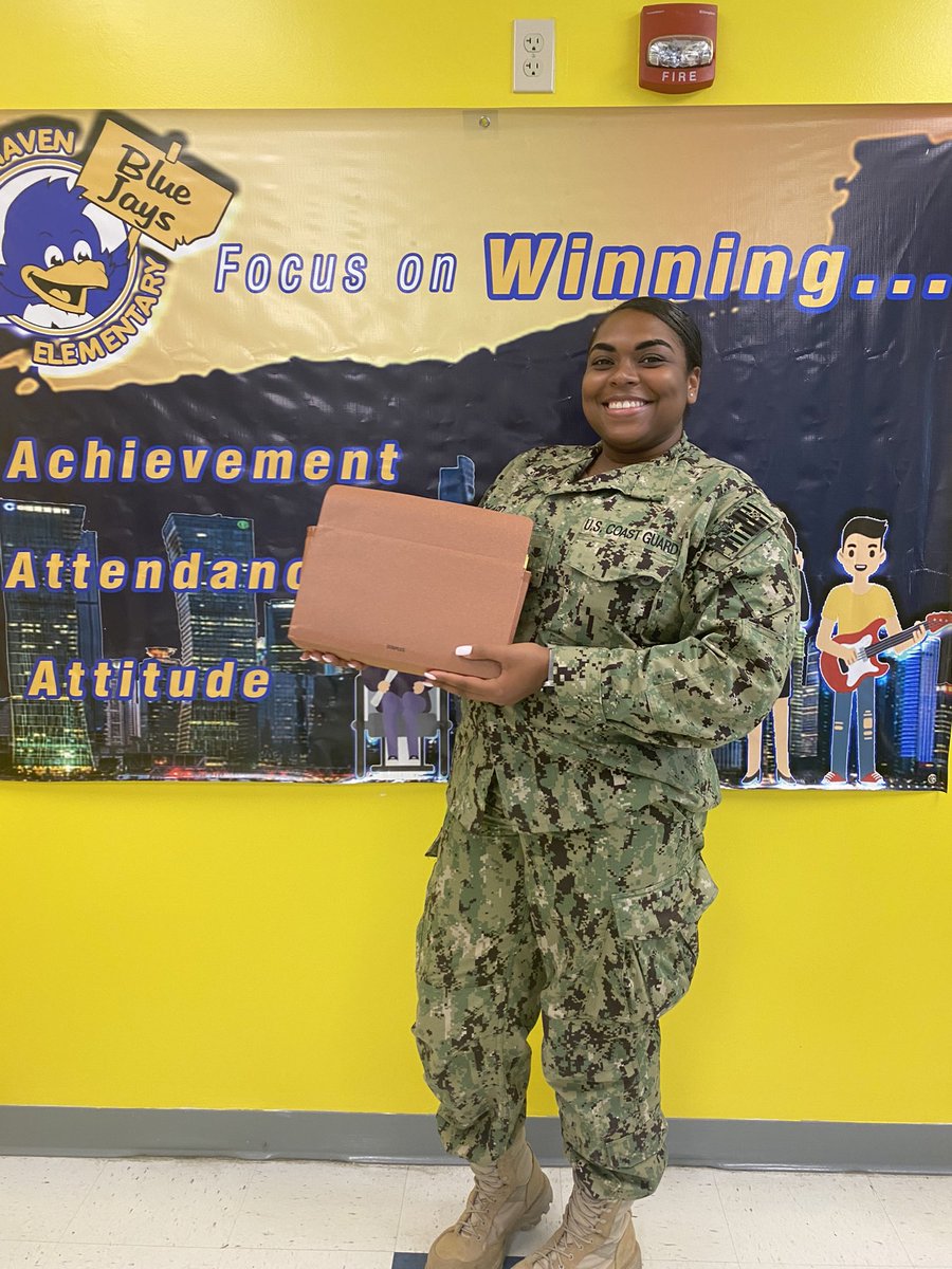 @WESBluejays we appreciate Ms. Richard for her service to our country and her dedication and commitment to our little BlueJays💙💛 #PPSshines @ebracyPPS @PortsVASchools @Brenda21580279 @TinikaDawson @cjwillis23 @withoutaklu @cardellpatillo @JaylynRichard24 @CrystalPopeMath