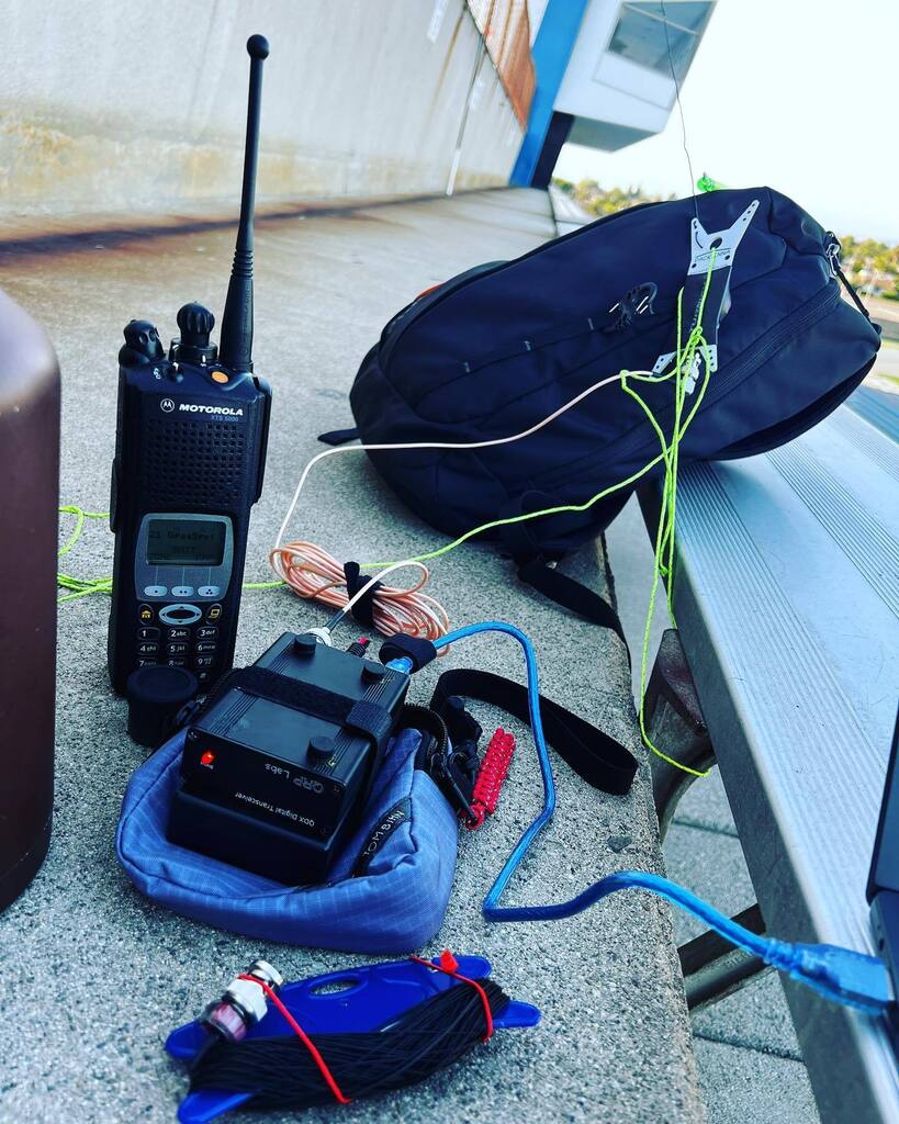 Hoshnasi's tweet image. The portable #js8call setup. @qrp_labs instagr.am/p/CtSBiKPPm77/
