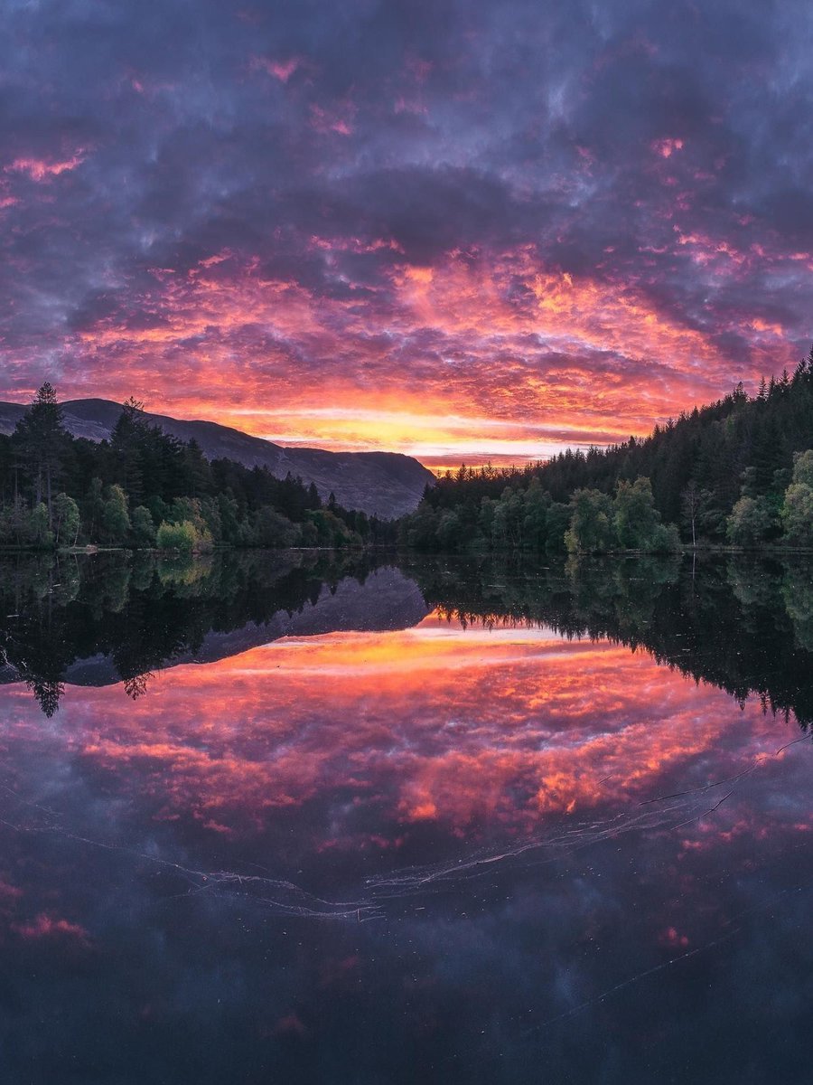 VisitScotland's tweet photo. Sunrises in #Scotland hit differently π Let's see your best early morning shots! π€³
π #Glencoe, Highlands π· IG/toba_p_ #ScolandisCalling https://t.co/1PXOObFxBS