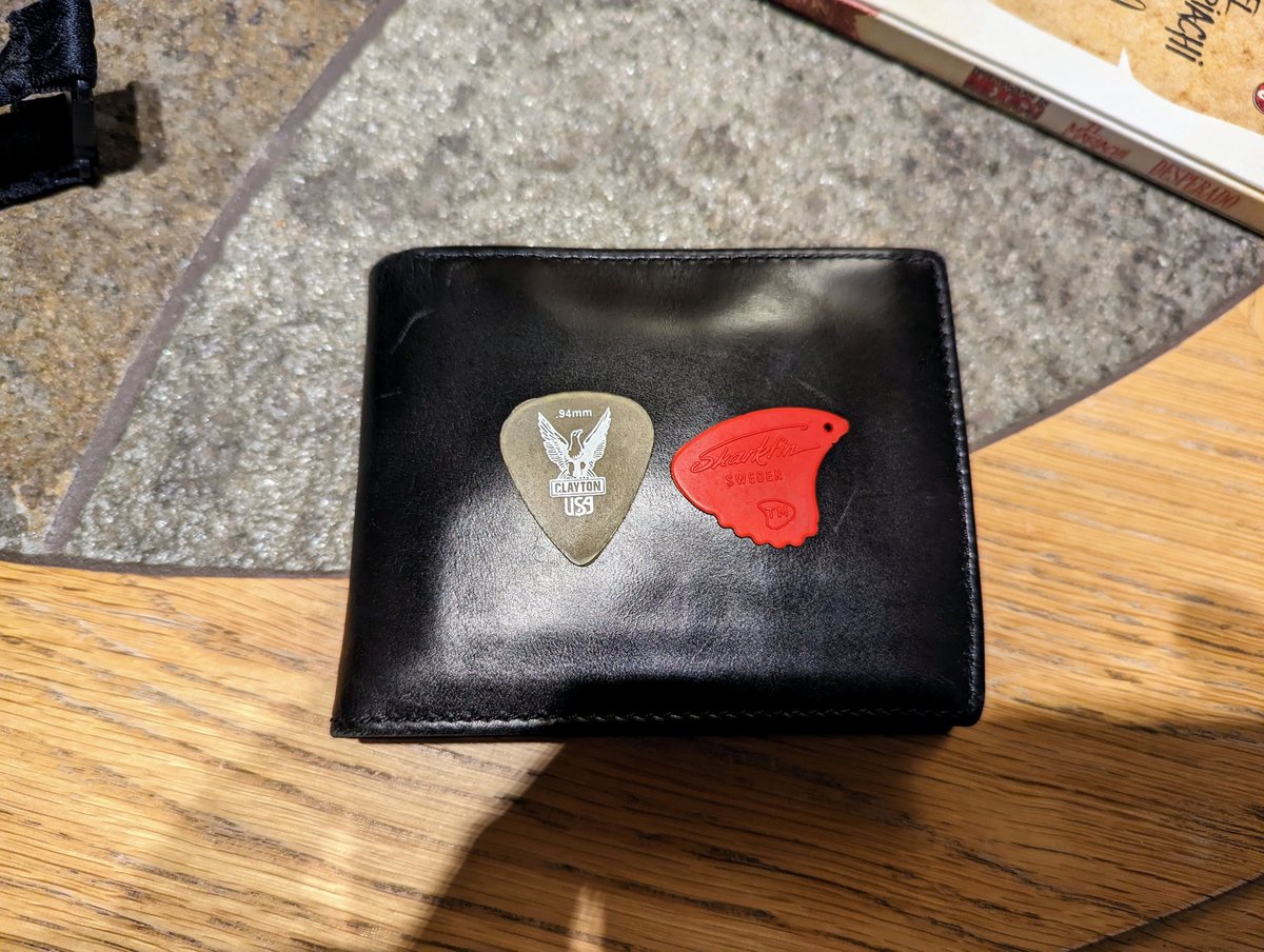 @DrGuitar Sharkfin red thin 0.55  and Clayton 0.94