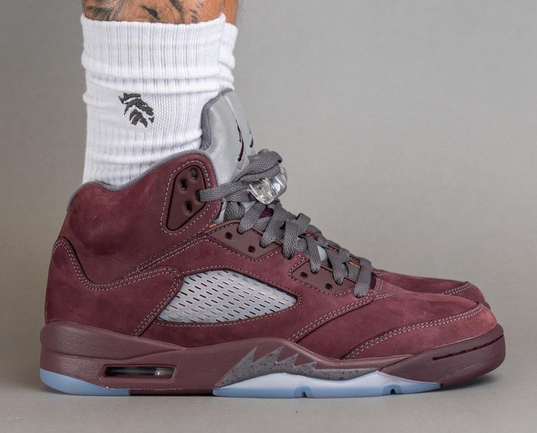 JustFreshKicks's tweet photo. On Foot Look at the 2023 Air Jordan 5 Retro “Burgundy” 🍷 https://t.co/IklMYGuzdh https://t.co/cORZRxAy1O