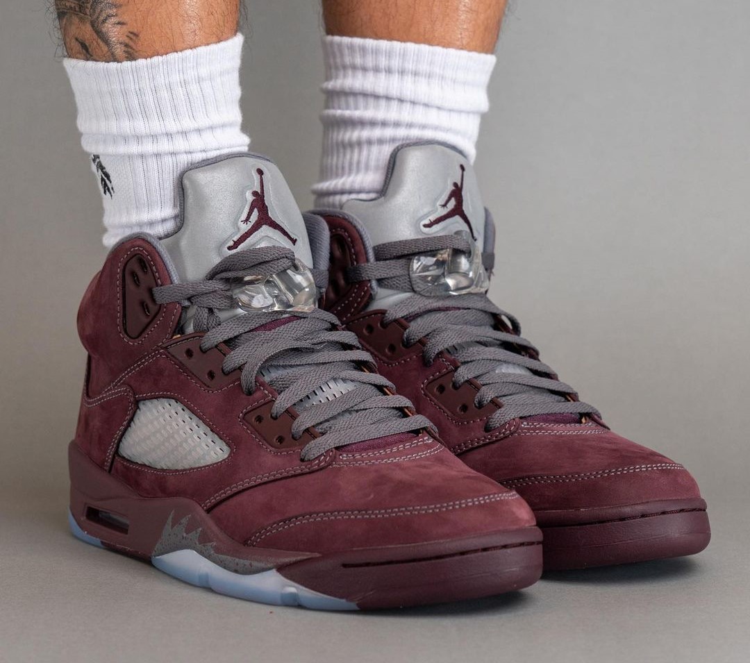 JustFreshKicks's tweet photo. On Foot Look at the 2023 Air Jordan 5 Retro “Burgundy” 🍷 https://t.co/IklMYGuzdh https://t.co/cORZRxAy1O