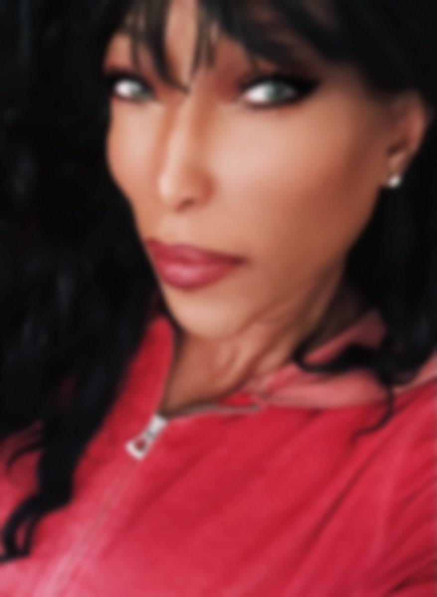 evfrapiere's tweet photo. Blurred©️
Let down all walls and masks
that #fence in potential, and
#glower for power that keeps
lives blurred. Here is where I #exaggerate and focus. ✍️🏽
#bravewrite #vsspoem #vss365 https://t.co/uyoJR7rO9x