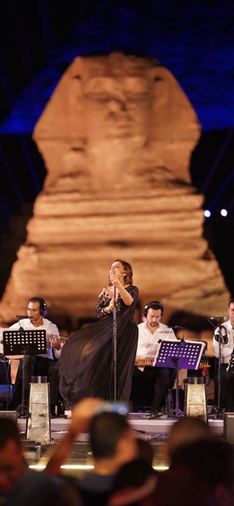 ll11_lili's tweet photo. اشوفه خامس الاربع جهات وثامن اعجوبه🤍🇪🇬
@Angham
#انغام_صوت_مصر https://t.co/o7lSnegctR
