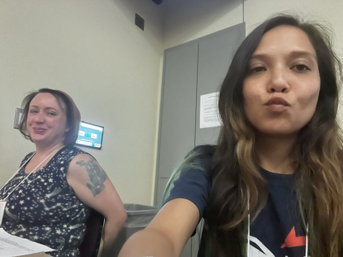 SpectralTiff's tweet image. Helping out with the #AAS242 #EclipseWorkshop ⭐️ @UTSA_PhyAst @eclipseUTSA @Stardustspeck