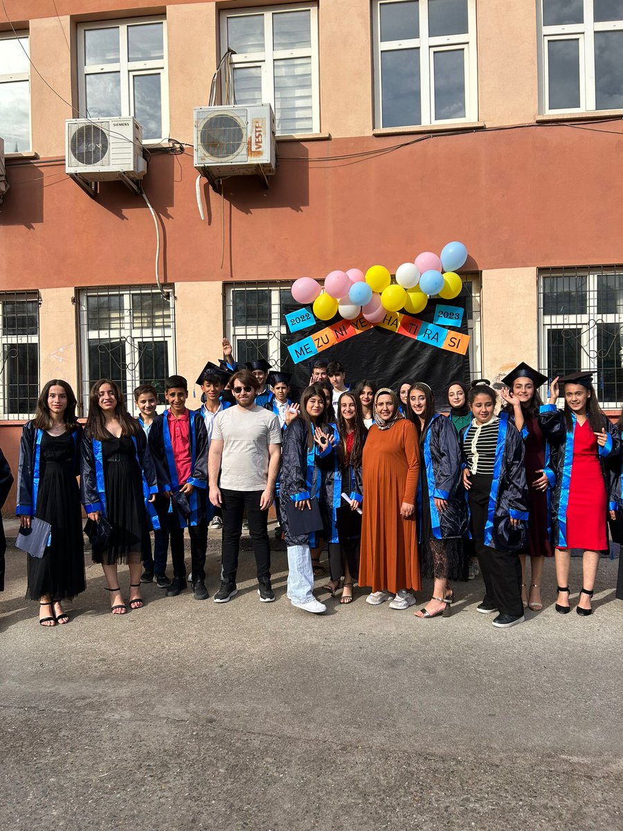 ByknCmhrytoo's tweet photo. 2022-2023 mezunları.. Okulumuzda 8. Sınıflar mezuniyet töreni gerçekleştirildi.. https://t.co/aFtVsUBifz