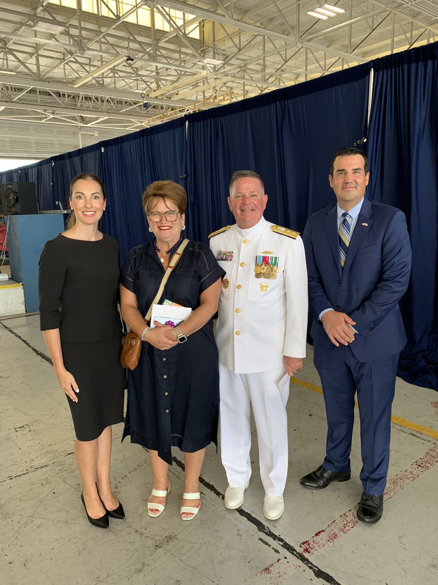 CanCGMiami's tweet image. Bittersweet day today as we bid farewell to RADM McPherson and welcomed RADM Schofield to Miami during the #changeofcommand at @USCG #D7. We look forward to continuing our great partnership in promoting security at home and in the hemisphere.