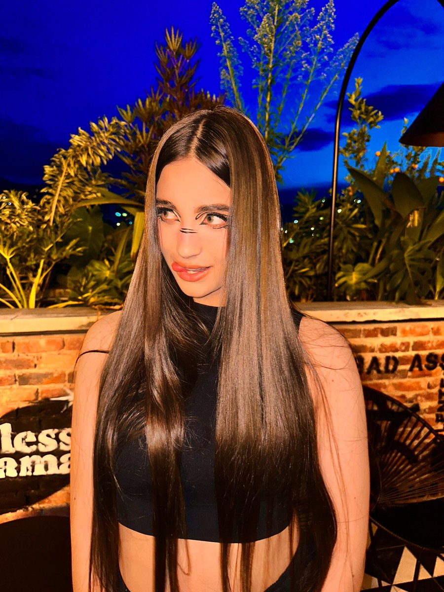 Saray Guzmán on Twitter: "Buenas tardes 🥸🖤"