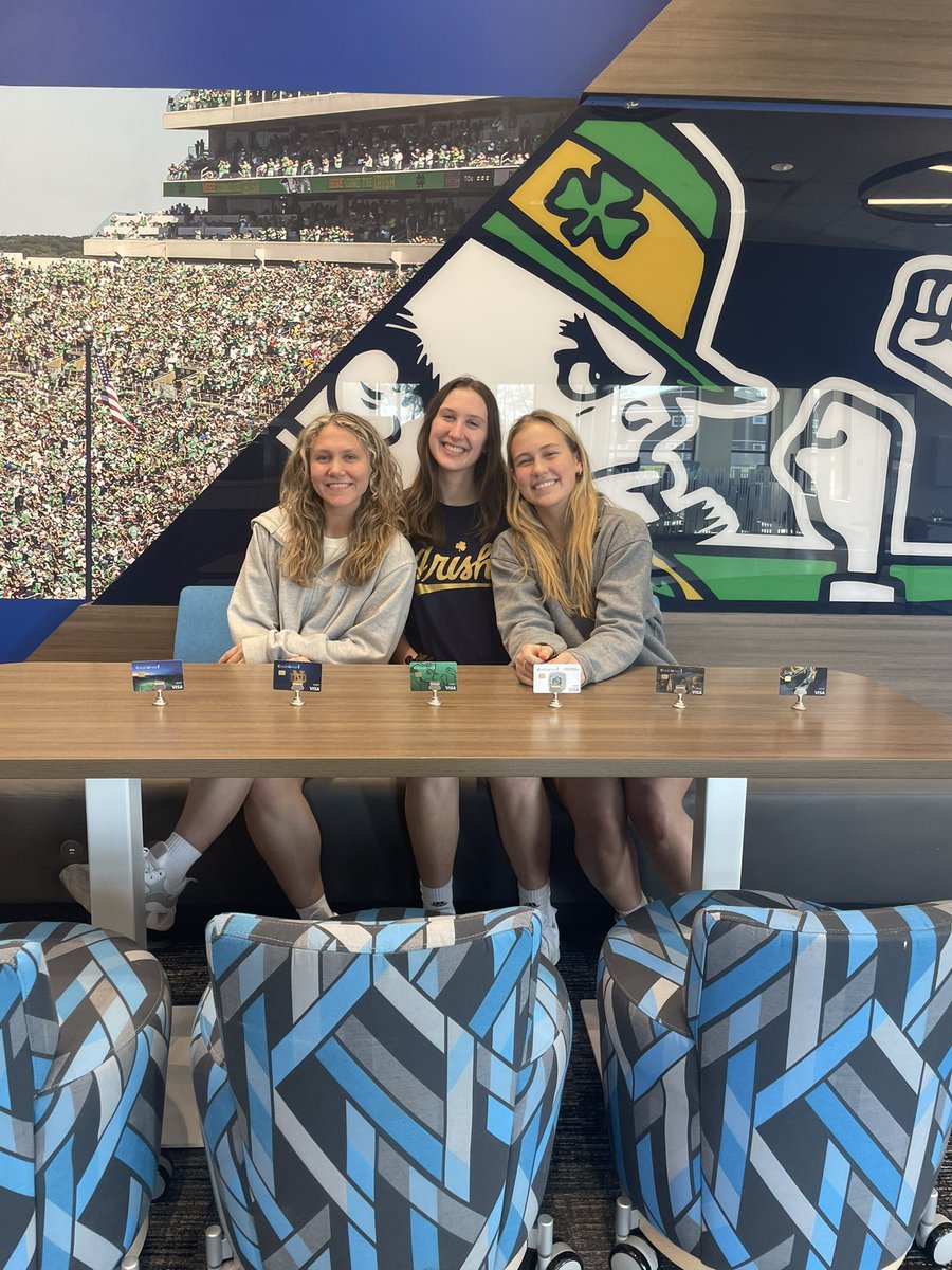 sydpal2's tweet photo. Credit Union 1 is the Official Banking Partner of Notre Dame Athletics. The CU1 Fighting Irish Program offers exclusive perks and offers. Plus, I got my choice of one of eight University of Notre Dame designs for my debit card. It pays to bank like the Gold and Blue. #CU1partner https://t.co/nncl6S89HE