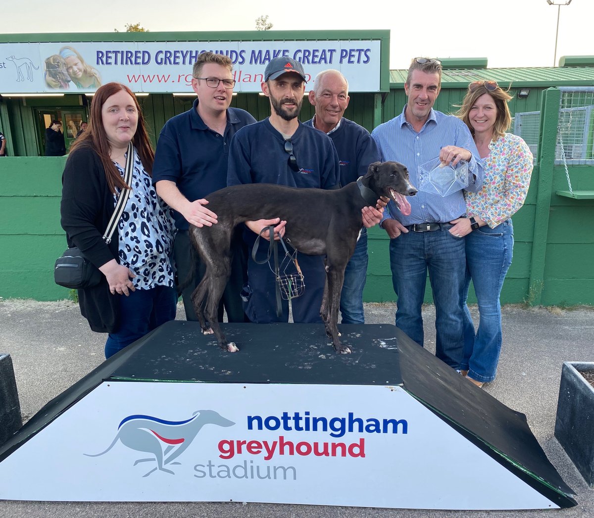 Well done to Leighas Dream for winning The James Hodgkin Birthday Stakes, in a time of 29.76. Trained by Barry Denby, owned by Northwood Pub. Presented by James Hodgkin, we hope you had a great evening celebrating your birthday with us James!
