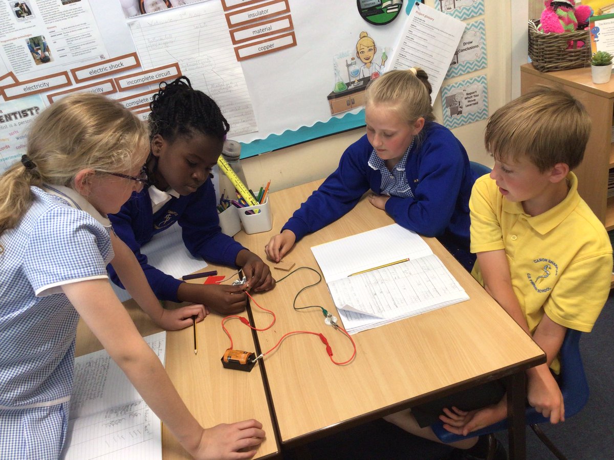 CanonYearFour's tweet image. Our Mini Mention today was awarded to our whole class for their magnificent science work on conductive and non conductive materials. Great work Y4 #cspsSTEM #cspsScience @LT_Trust @CanonSharples