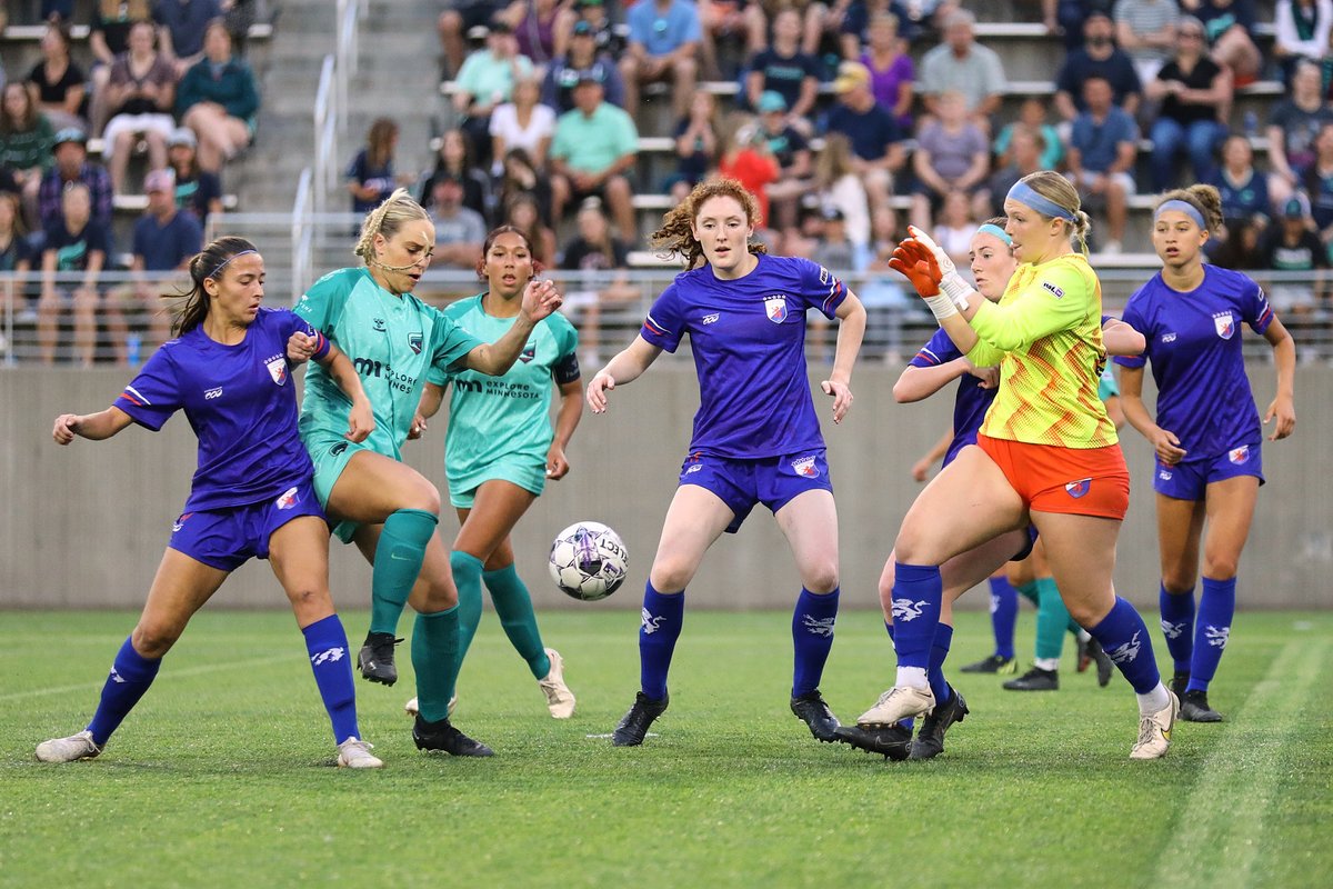 A couple shots from the @MNAuroraFC v Chicago Dutch Lions match from Wednesday night. Our full gallery on @Lights_Football should be going up later tonight or tomorrow. #LightTheNorth