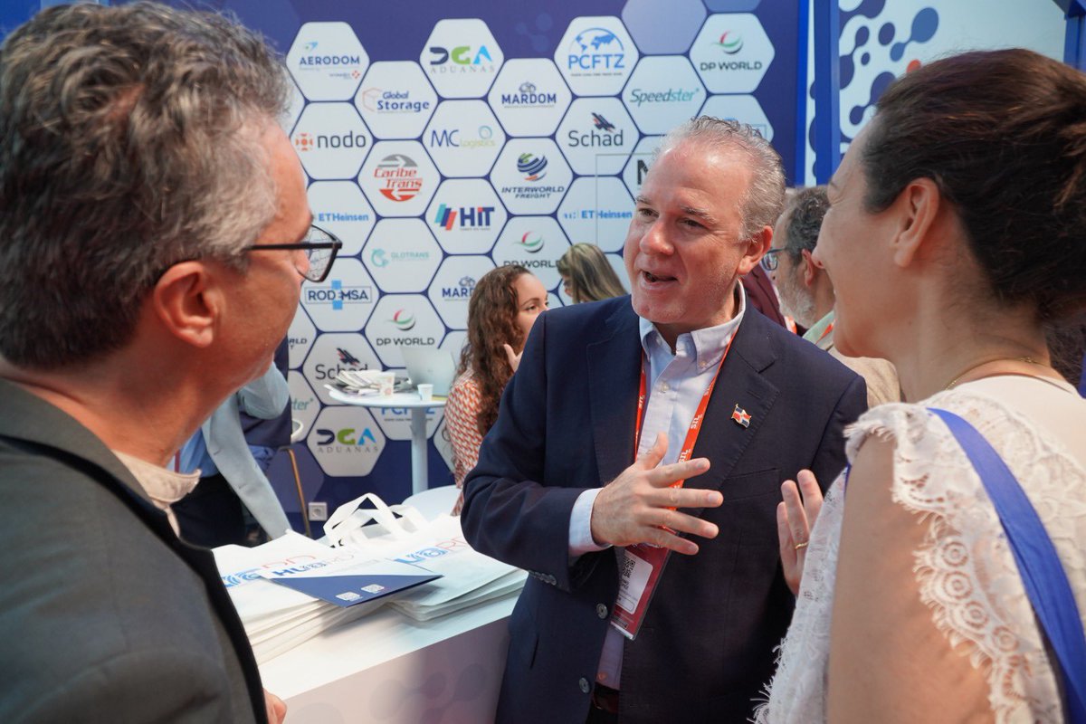 aduanard's tweet image. ✈️🇩🇴En el #SIL2023, tuvimos la oportunidad de mostrarle al mundo, la excelente conectividad con la que cuenta nuestro país en el transporte marítimo y aéreo de mercancías, con más de 90 servicios semanales que conectan con Europa, Asia, América y el Caribe. #AduanasRD #HubRD